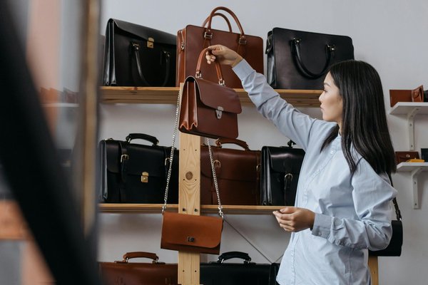 Découvrez les sacs à main pour femme : élégance et promotions!